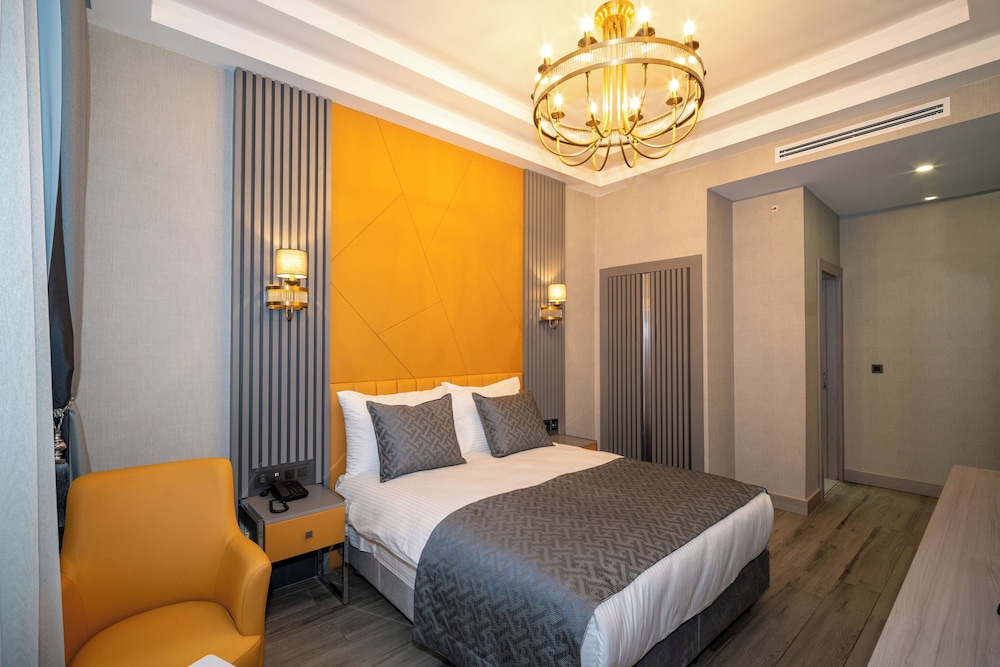 DELUXE, DOUBLE BED