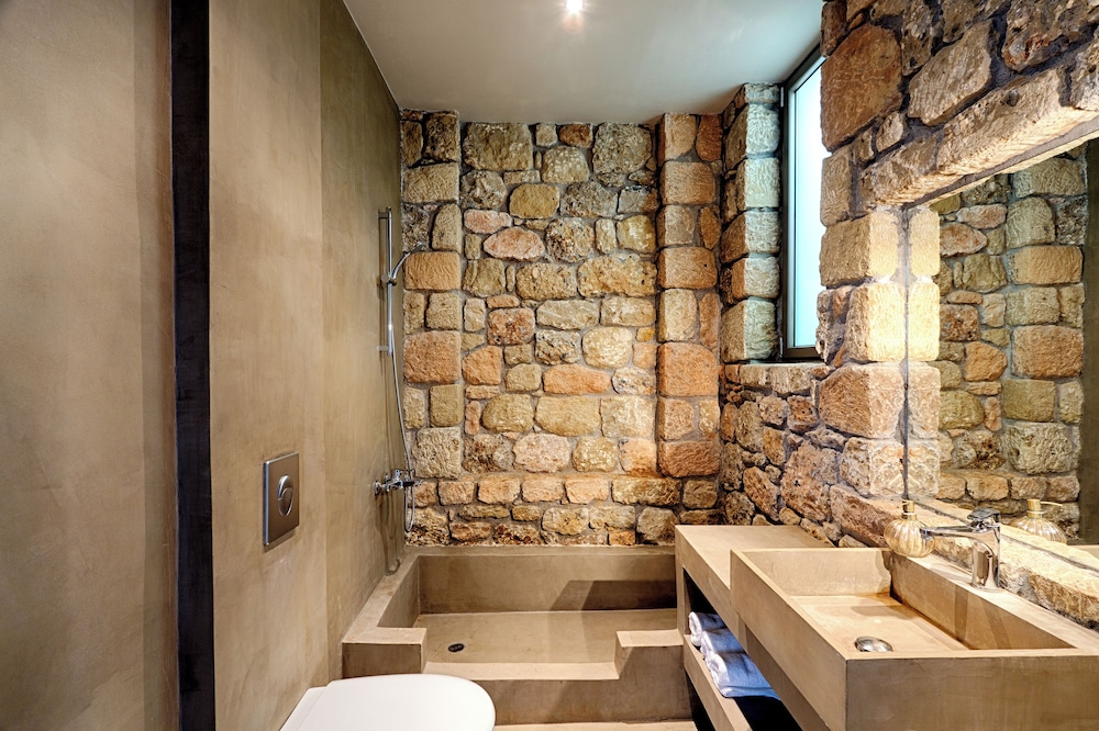 Euphoria Suites 37/41