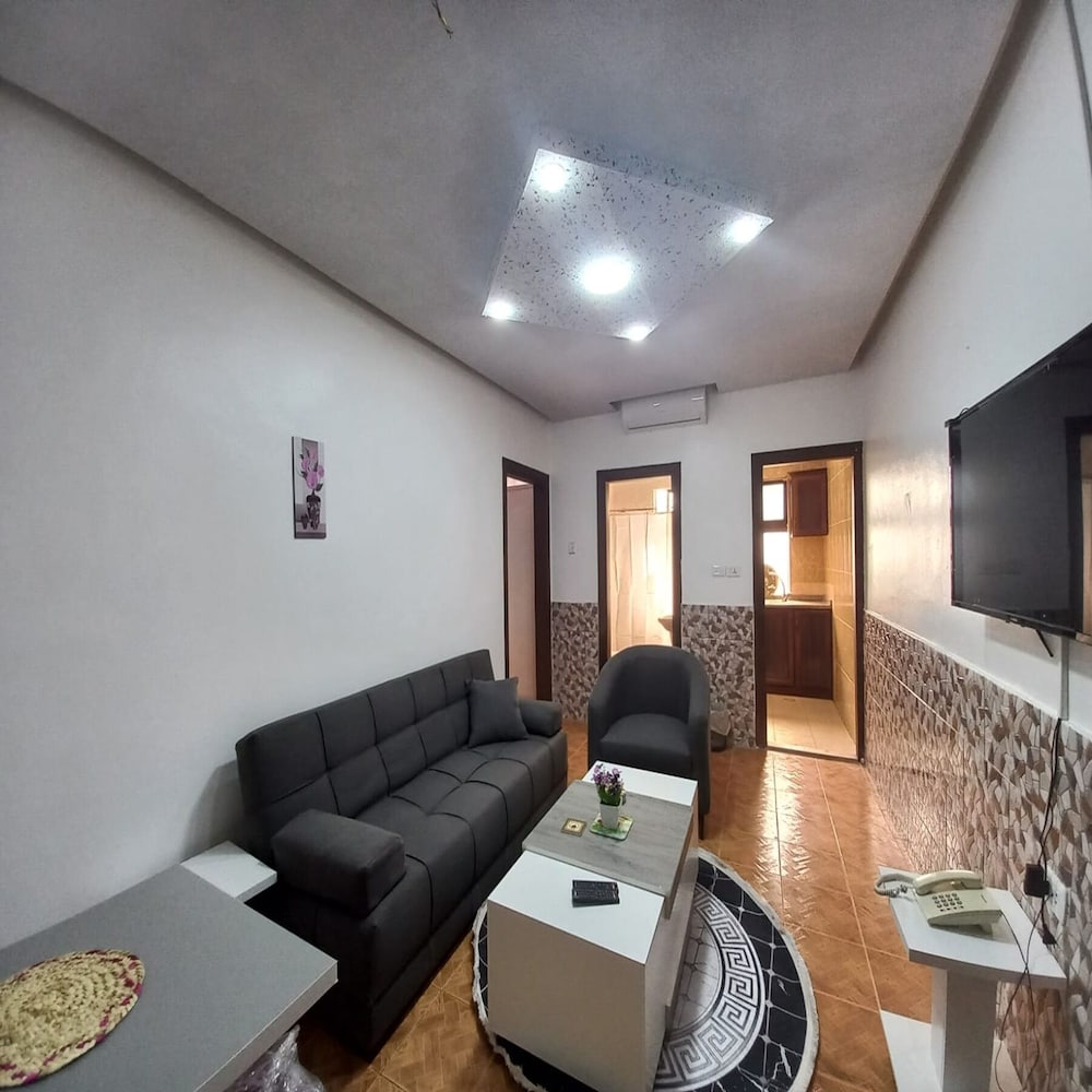 Al-Nujoom Hotel Suites 17/19