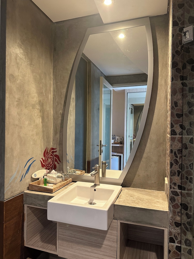 Bliss Surfer Bali By Tritama Hospitality 69/70