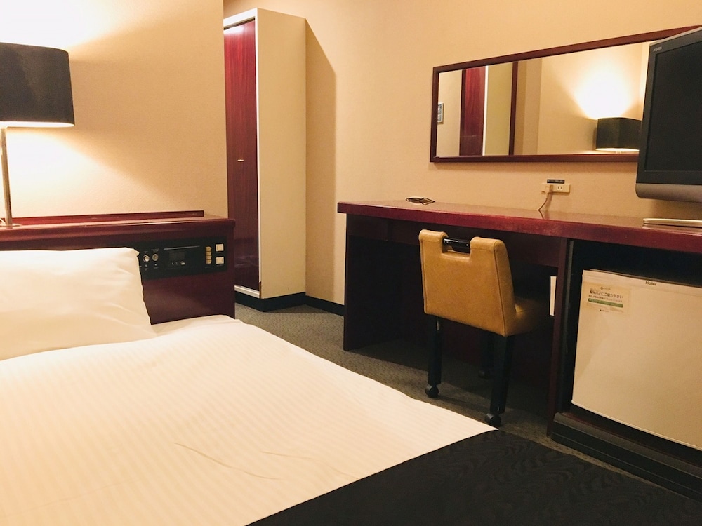 Apa Hotel Tsubamesanjo-Ekimae 4/65