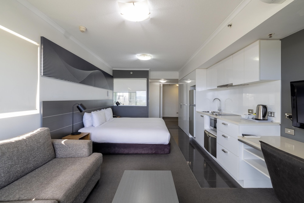 Oaks Townsville Metropole Hotel 23/69