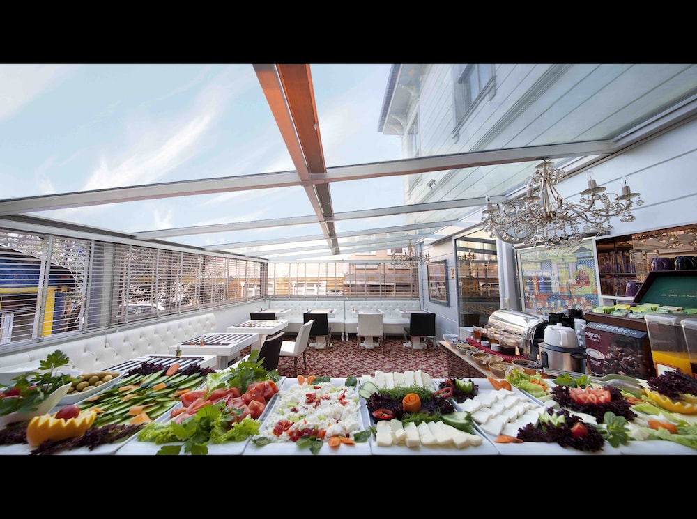 Sultan Tughra Hotel 6/50