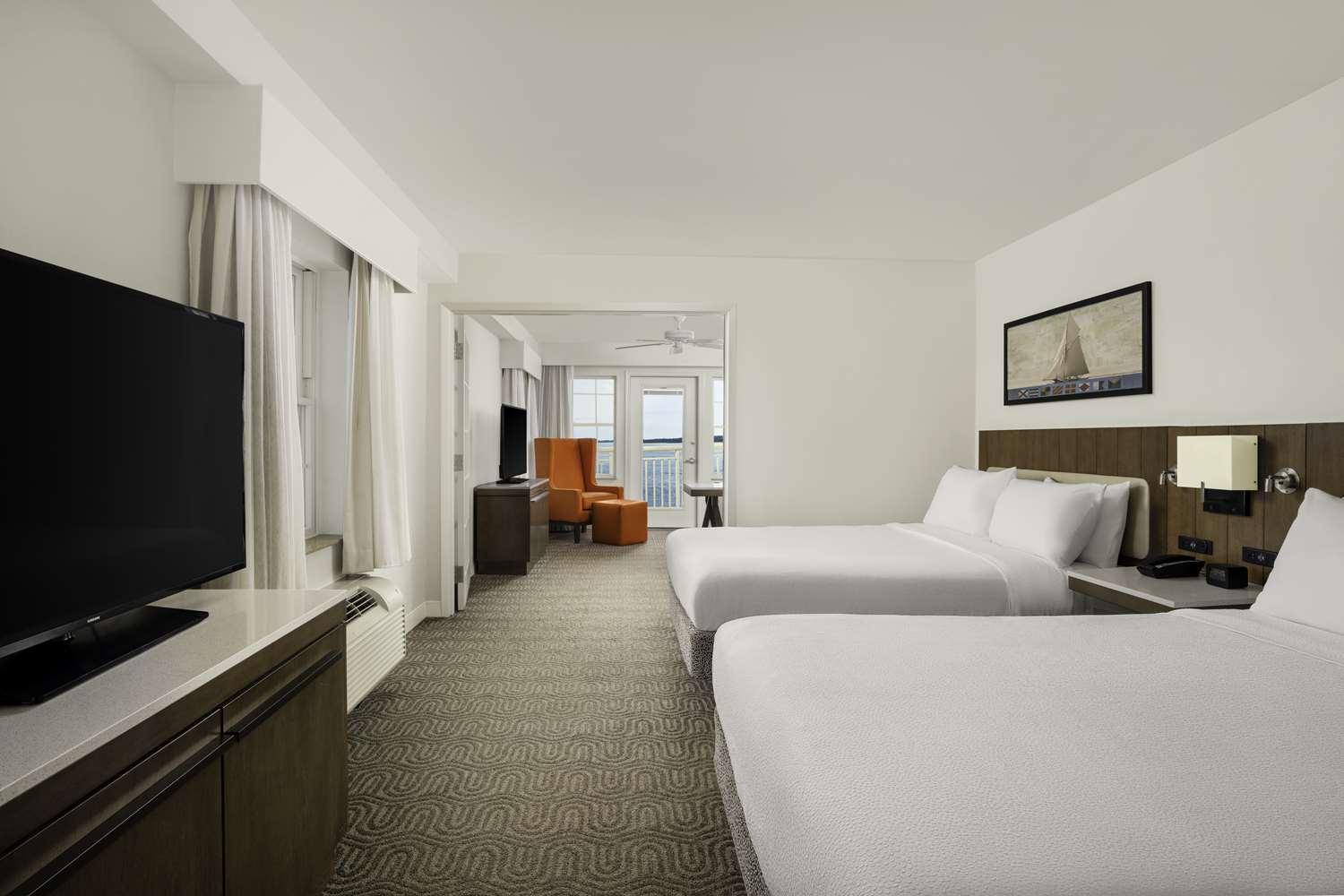 1 Bedroom, Suite, Queen Bed, Bay Front, Sofa