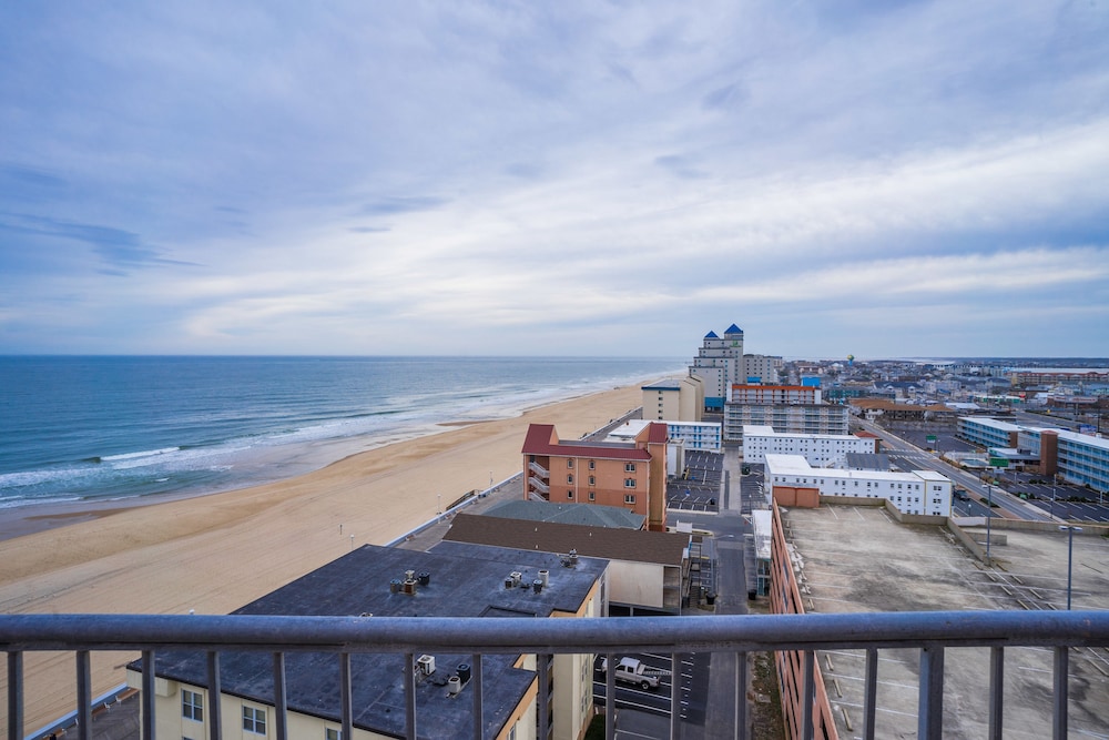 Grand Hotel Ocean City Oceanfront 53/63