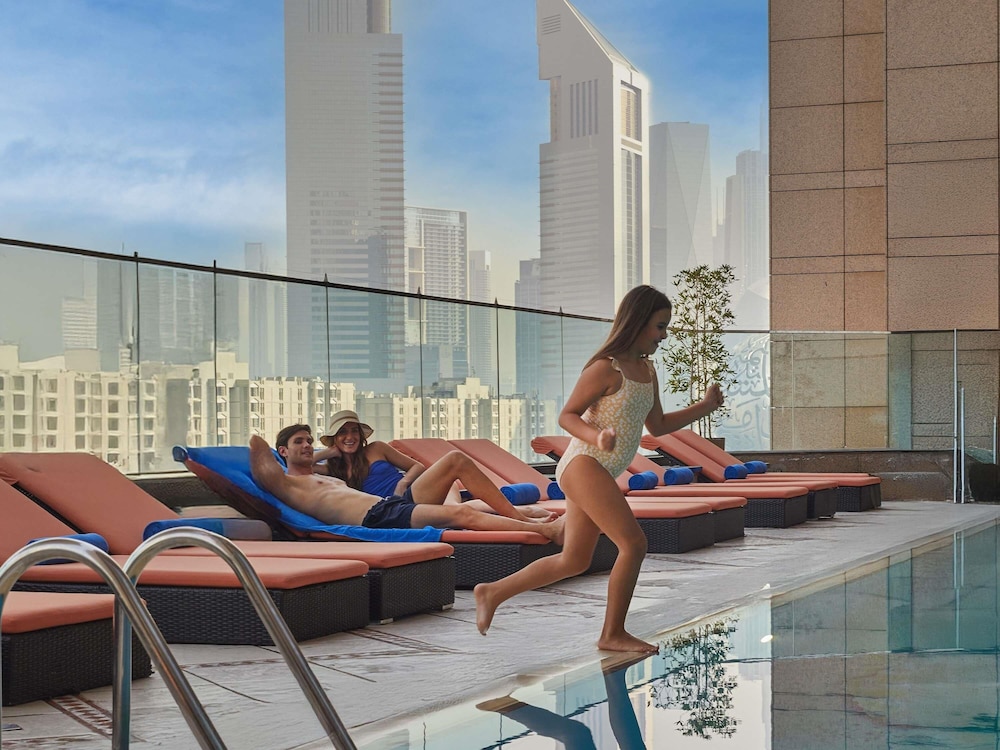 swimming pool spa