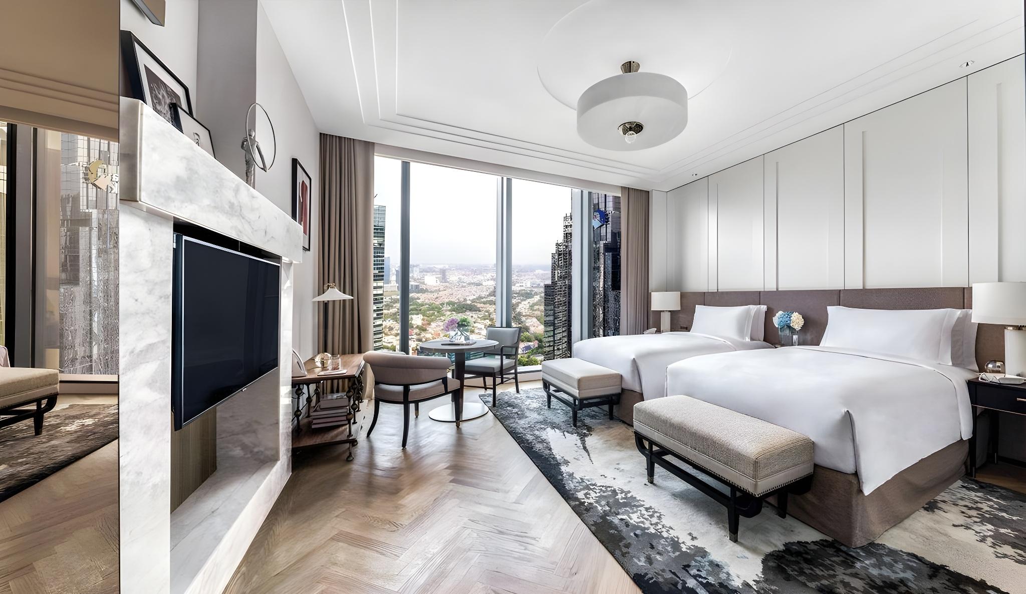 Deluxe, Twin Beds, Skyline View