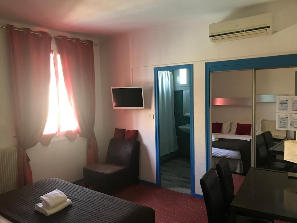Hotel La Bastide D Entraigues Rest de L Autre Cote 34/70