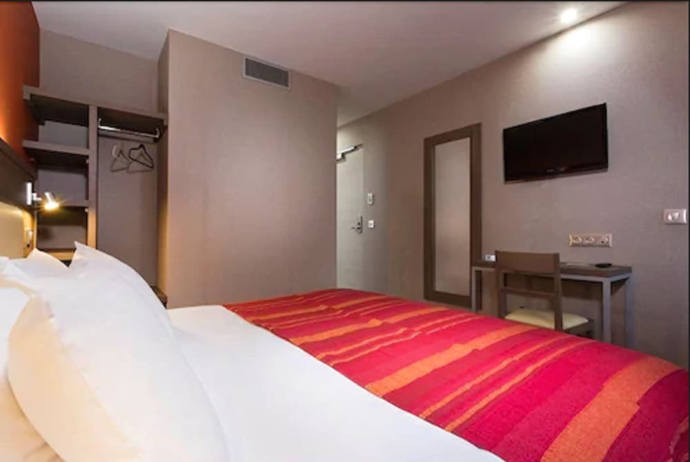 Hotel Des Pavillons 2/19