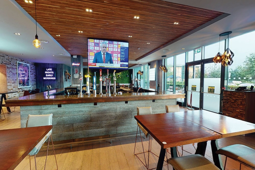 Village Hotel London Watford 33/50