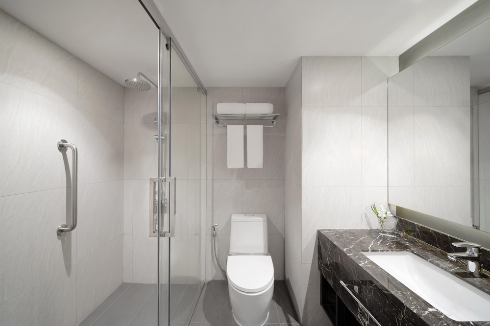 Avani Ratchada Bangkok Hotel 66/67