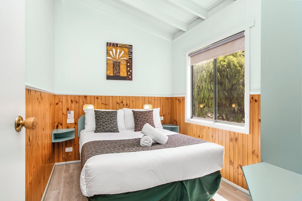 2 Bedrooms, Deluxe, 1 Single and 2 Double Beds