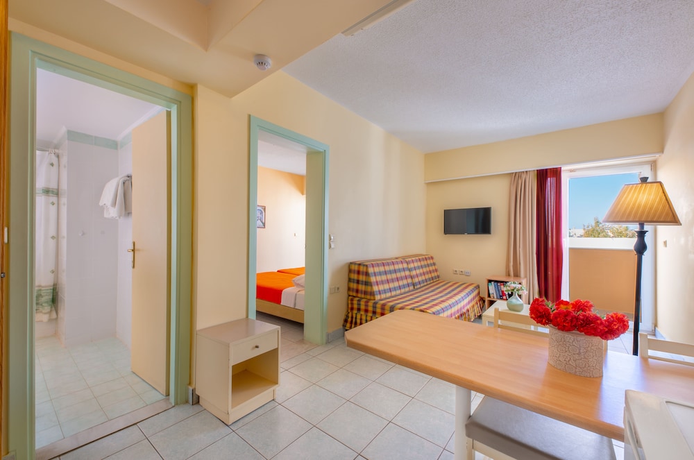 Pavlos Hotel 38/51
