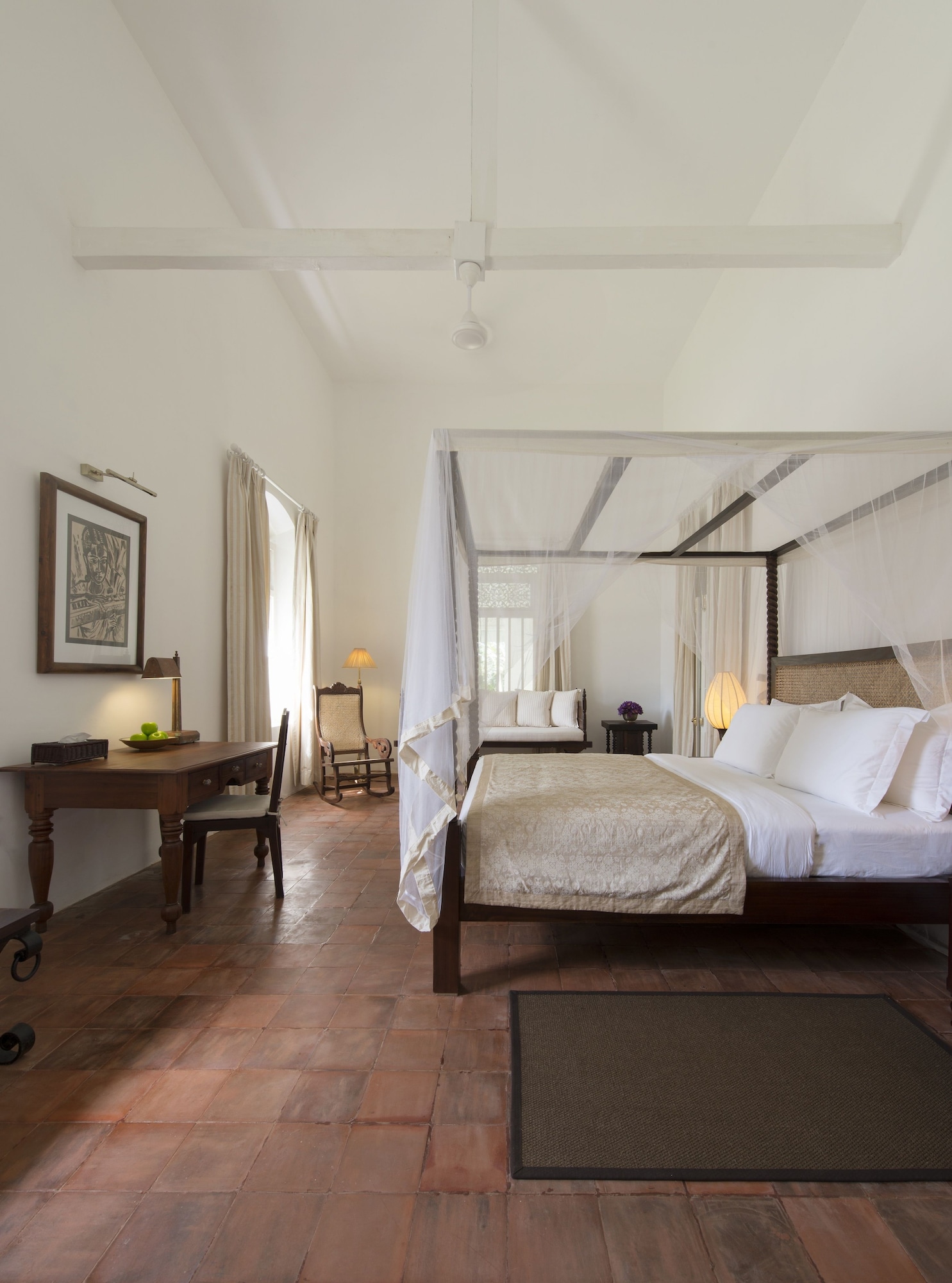 SUITE, GARDEN AREA
