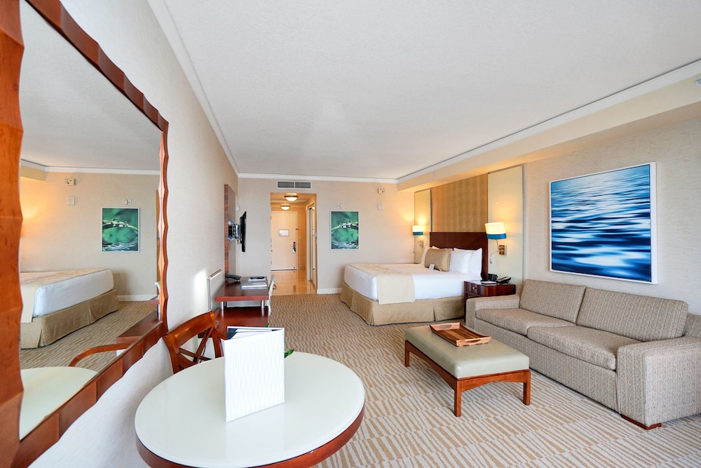 Trump International Beach Resort 70/116