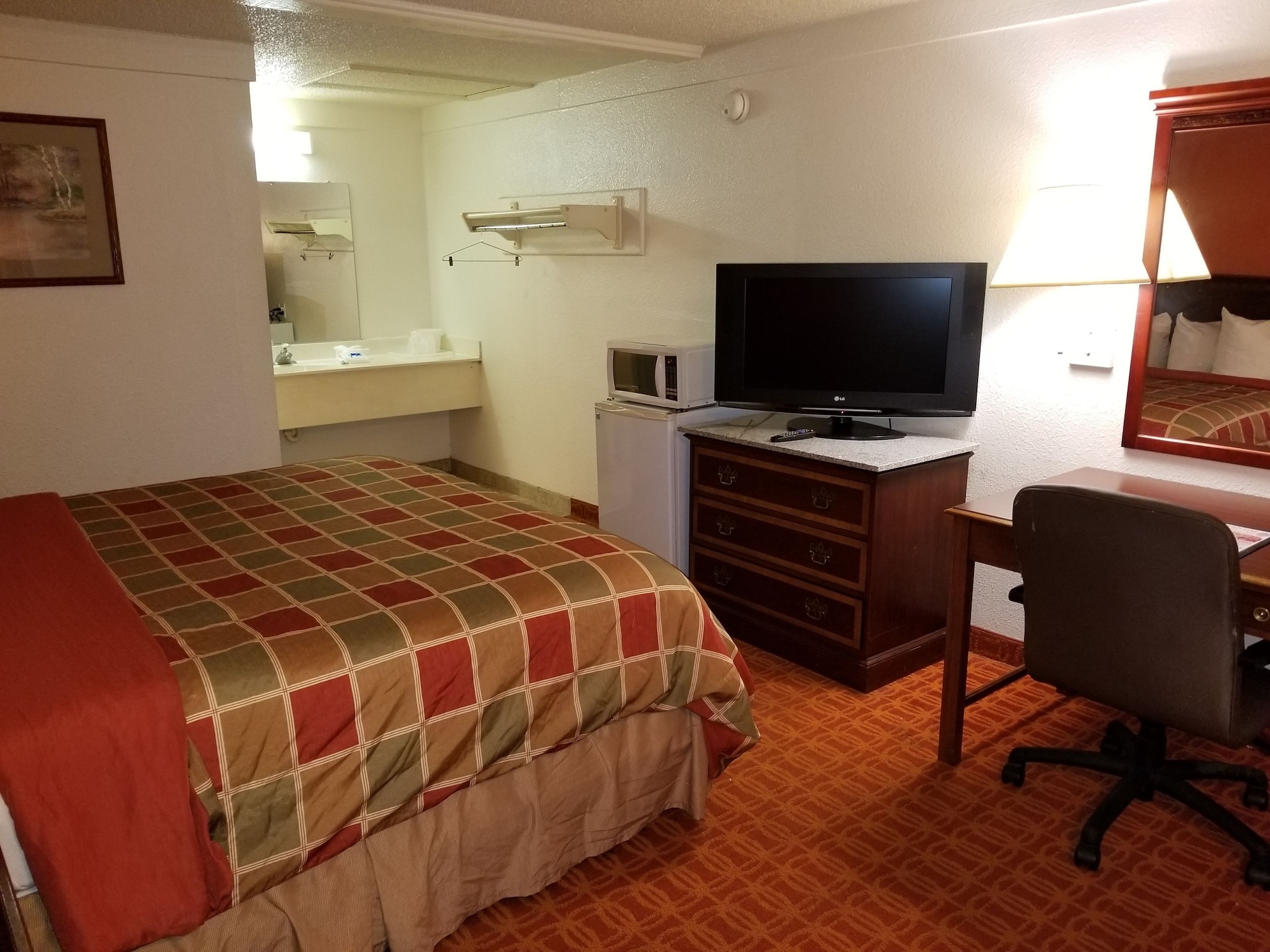 غرفة قياسية بسرير كينج، Rodeway Inn Auburn Hills - Detroit 5/10