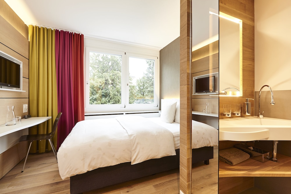 CHARMING, DOUBLE BED, SMALL