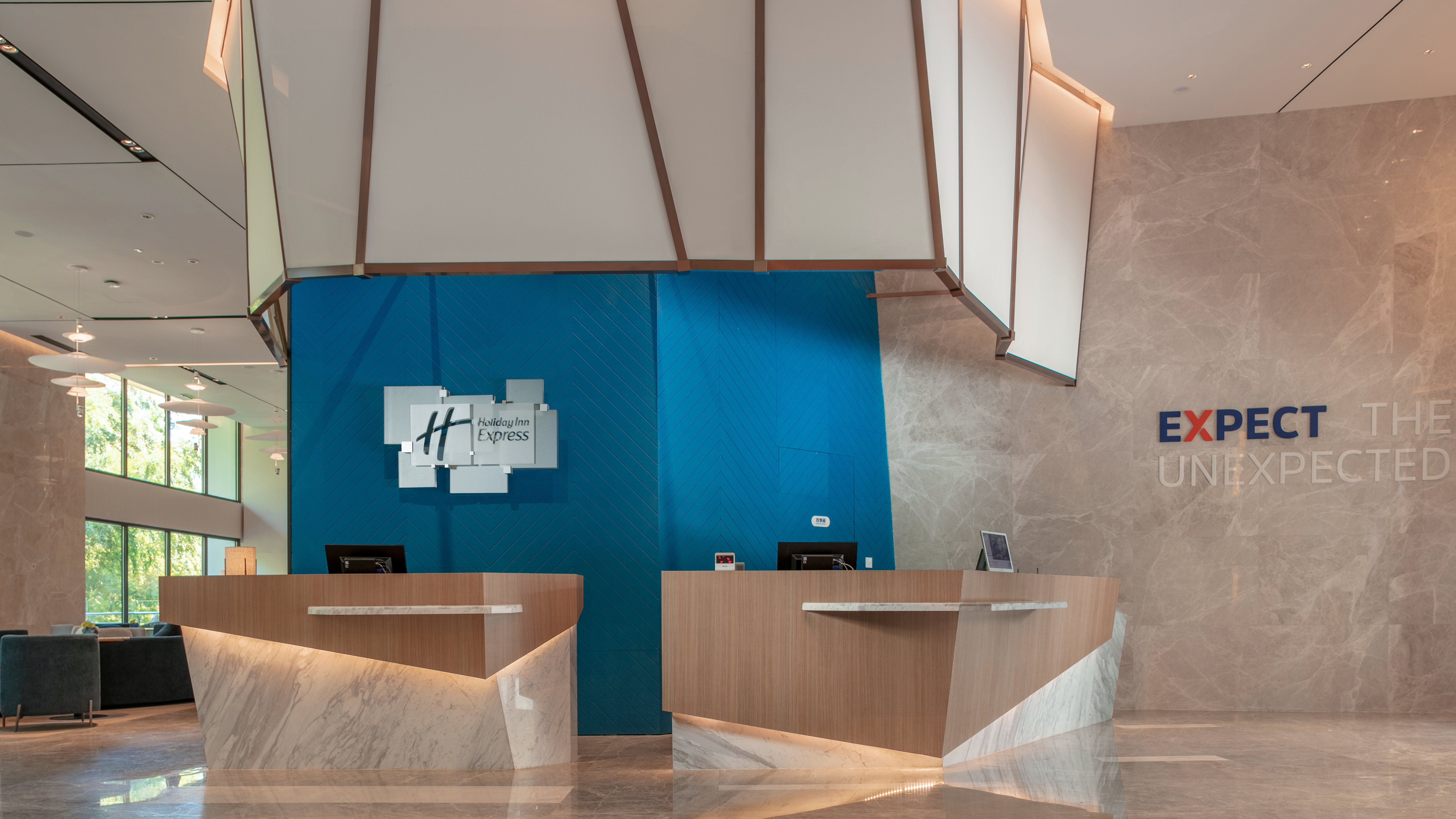Holiday Inn Express Qiliping 14/75