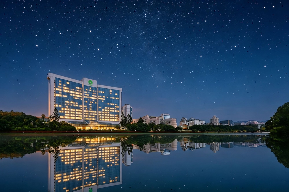 Fuzhou Lakeside Hotel 3/48