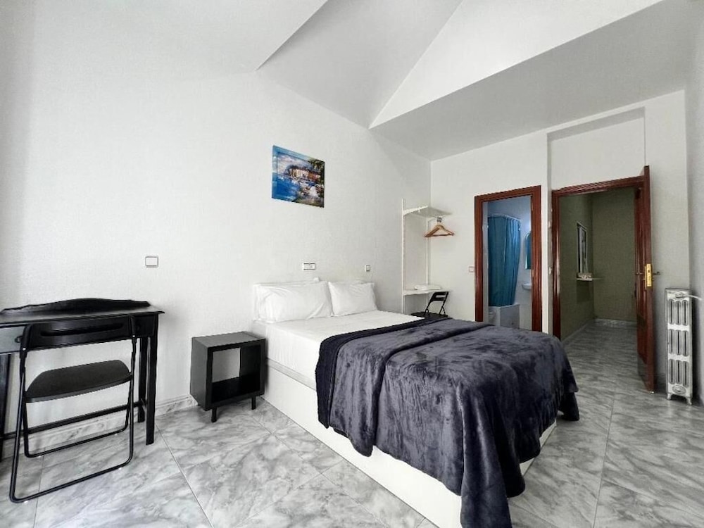 Hostal Palacios Fuencarral 32/67