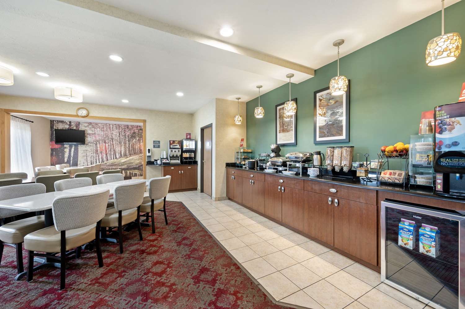 Best Western Plus Howe Inn 33/36