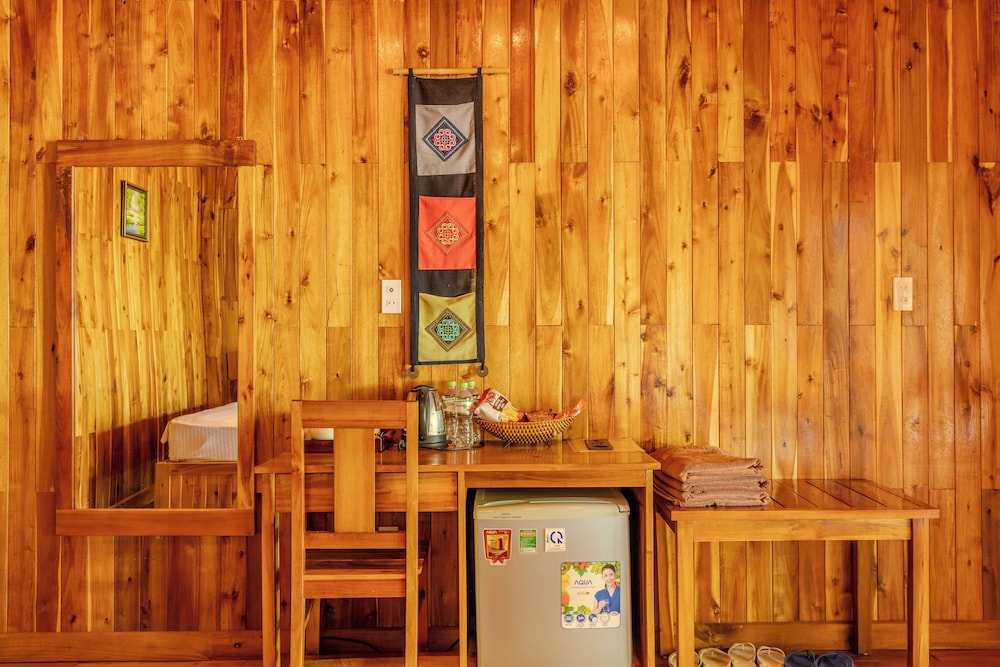 Mango Beach Resort 12/50