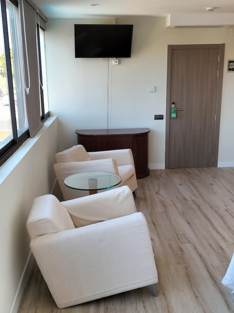 Hotel 153 34/71