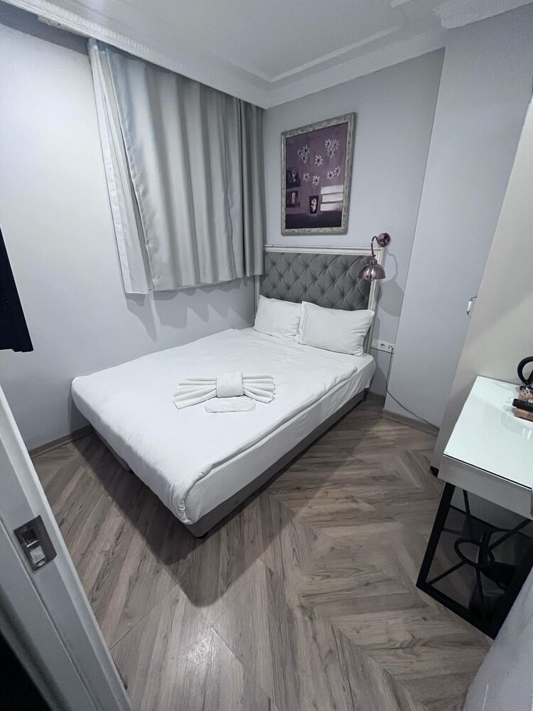Good Night Hotel Istanbul 25/57