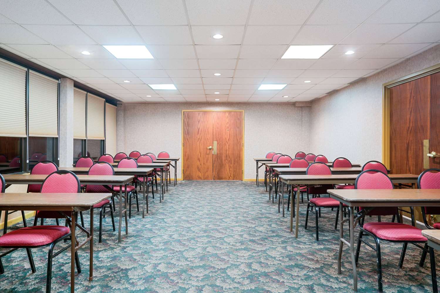 Ramada by Wyndham Plymouth Hotel and Conference Center 47/57