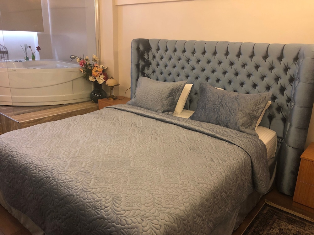 Aiza Suites 13/53