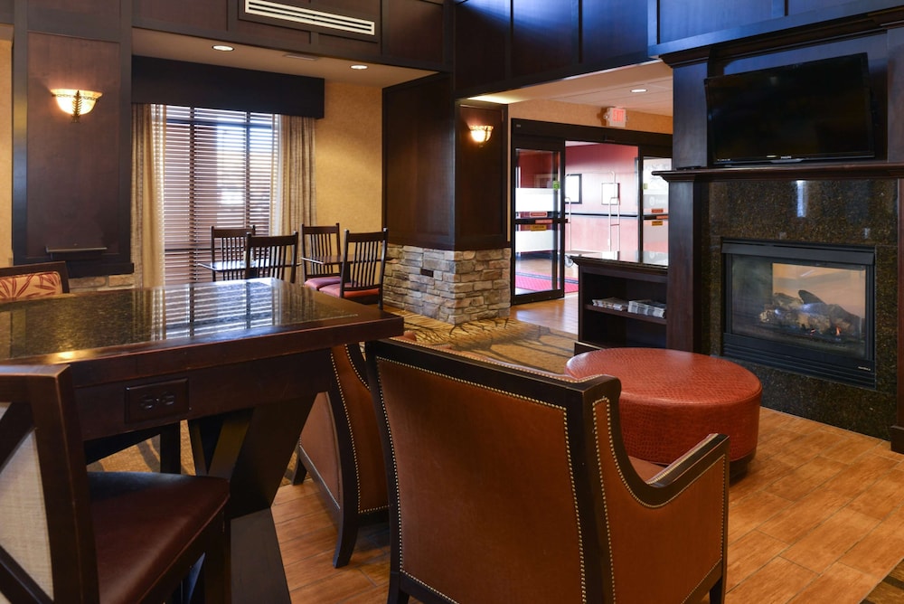 Hampton Inn & Suites Casper 24/34