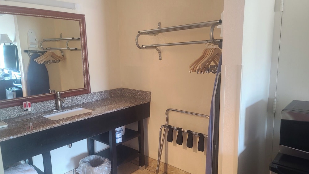 Days Inn by Wyndham Newton MS/I-20 21/23