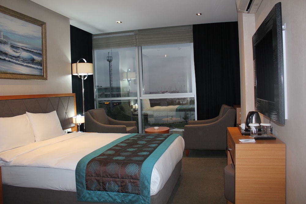 LE MARDE HOTEL 12/62