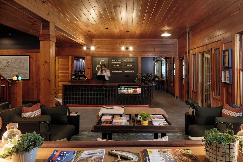 Loge Glacier National Park 8/50