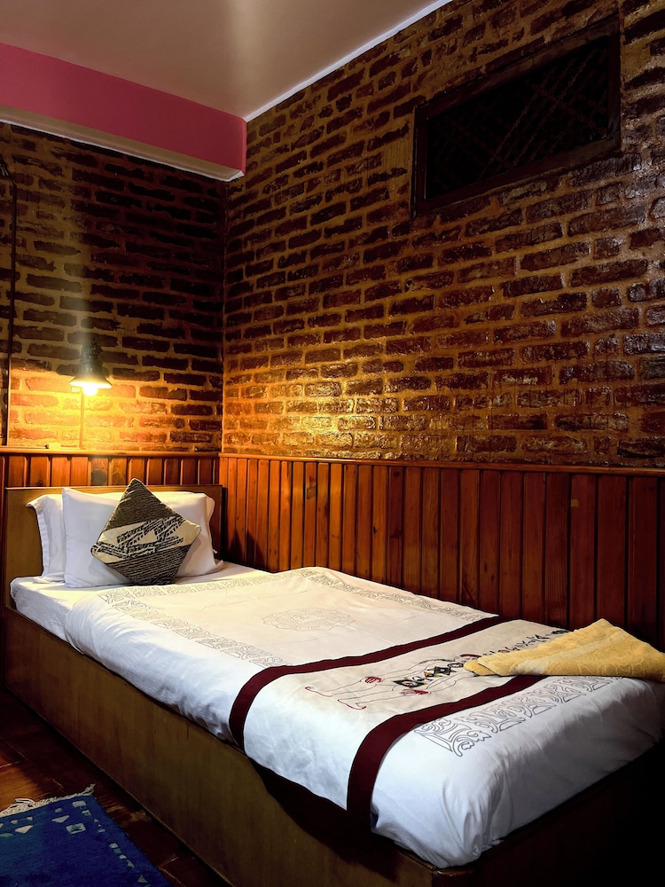 Shiva Guest House 45/50