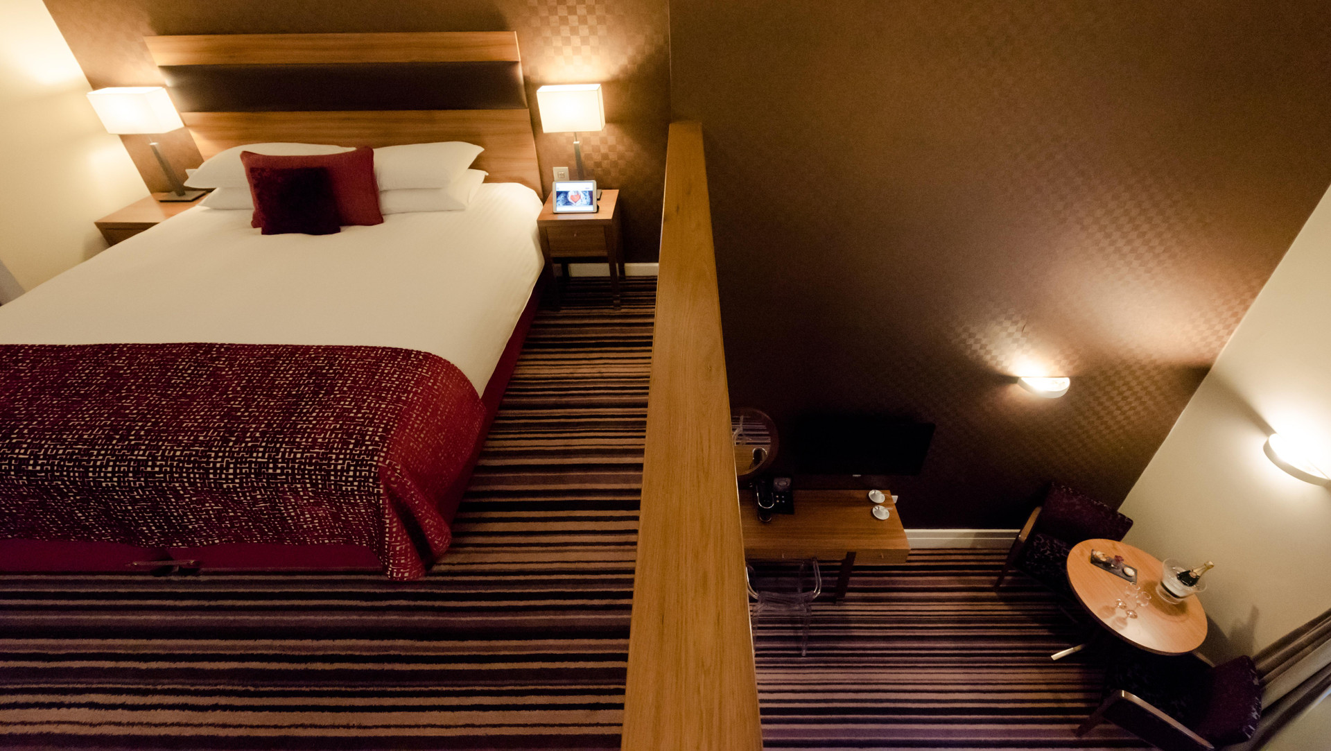 Deluxe, King Bed, Two Story، LEOPOLD HOTEL 4/5