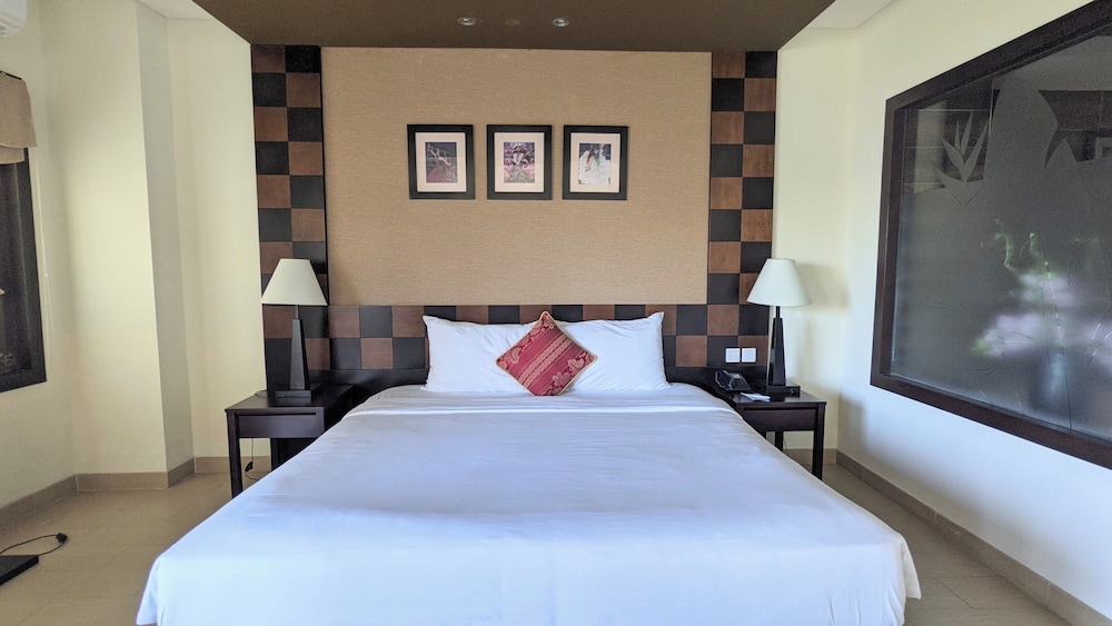 Olalani Resort and Condotel 14/69