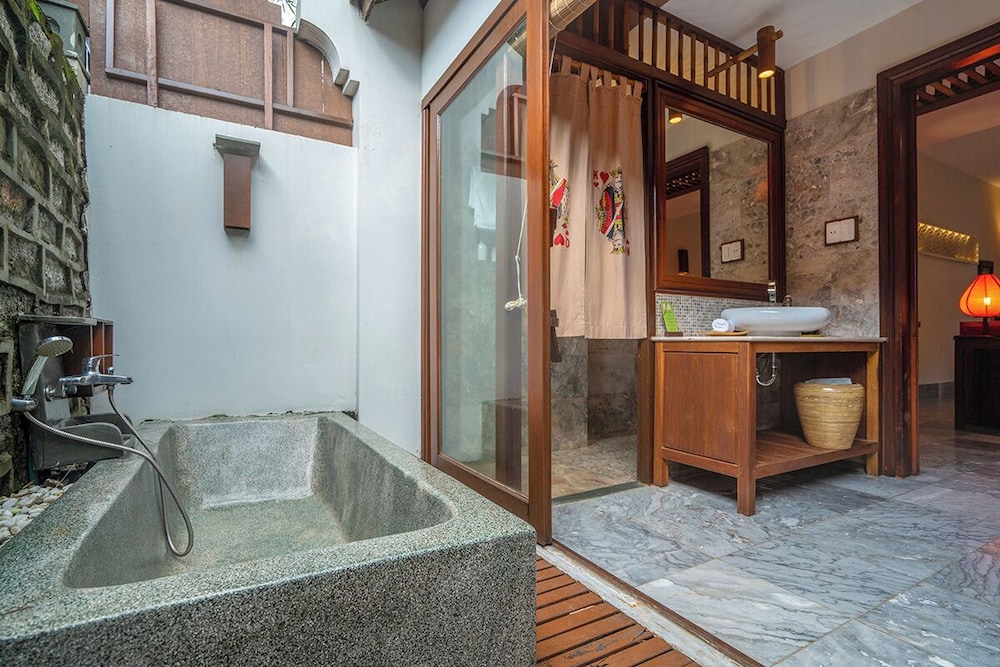 Hoi An Chic 38/76