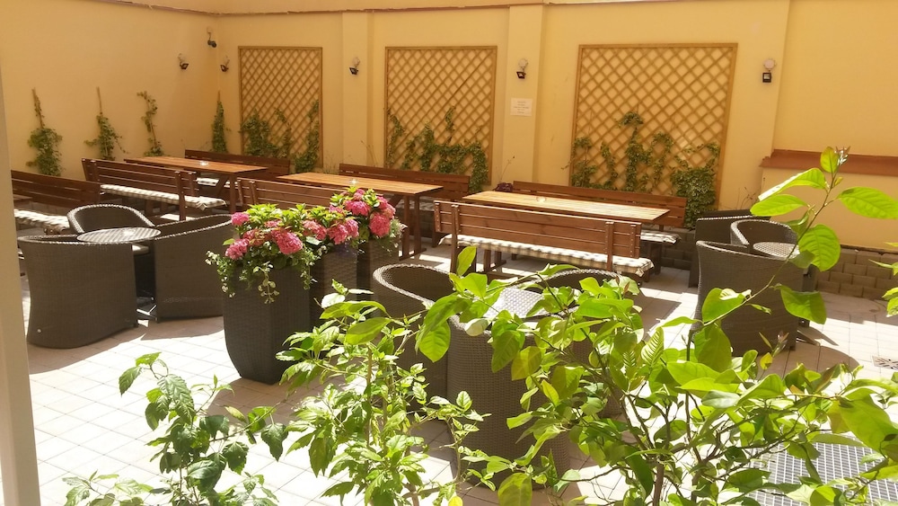 Ambiance Hotel 44/50