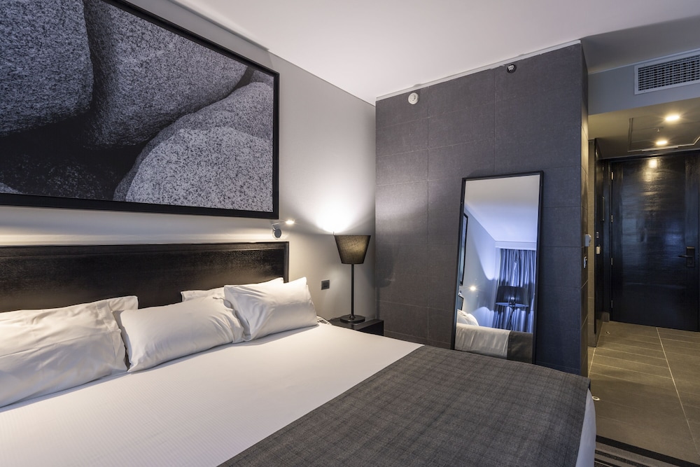Wyndham Santiago Pettra 25/85