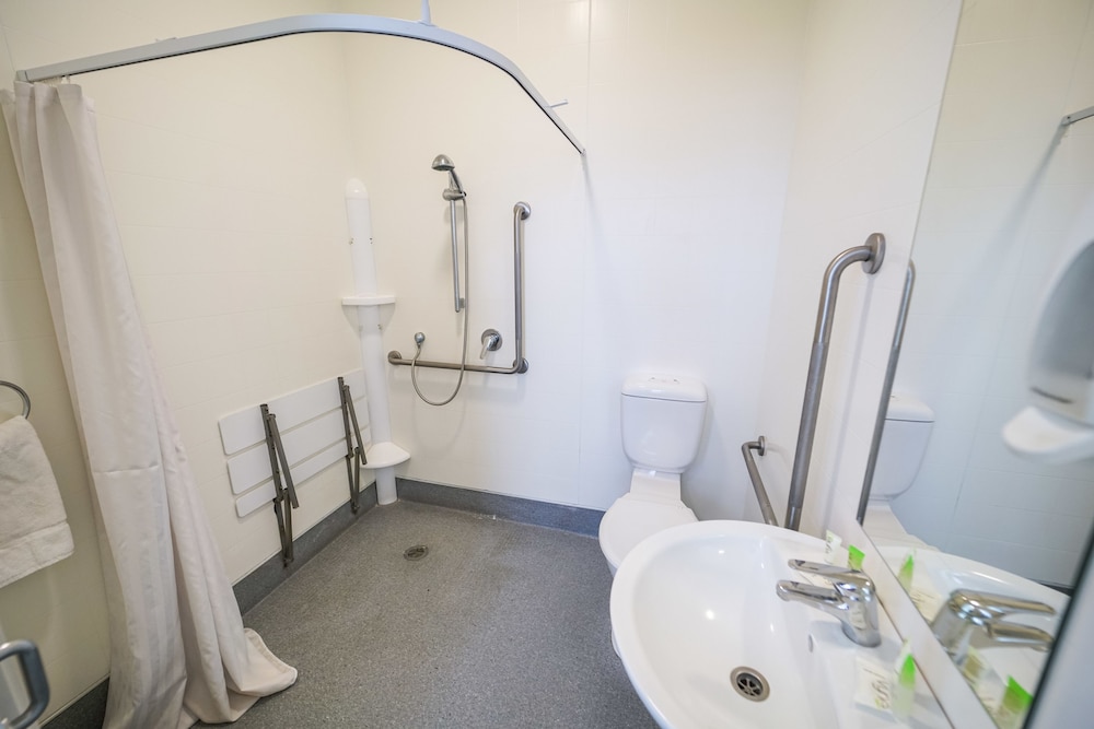Nomads Capital Backpackers Wellington- Adults only 12/63