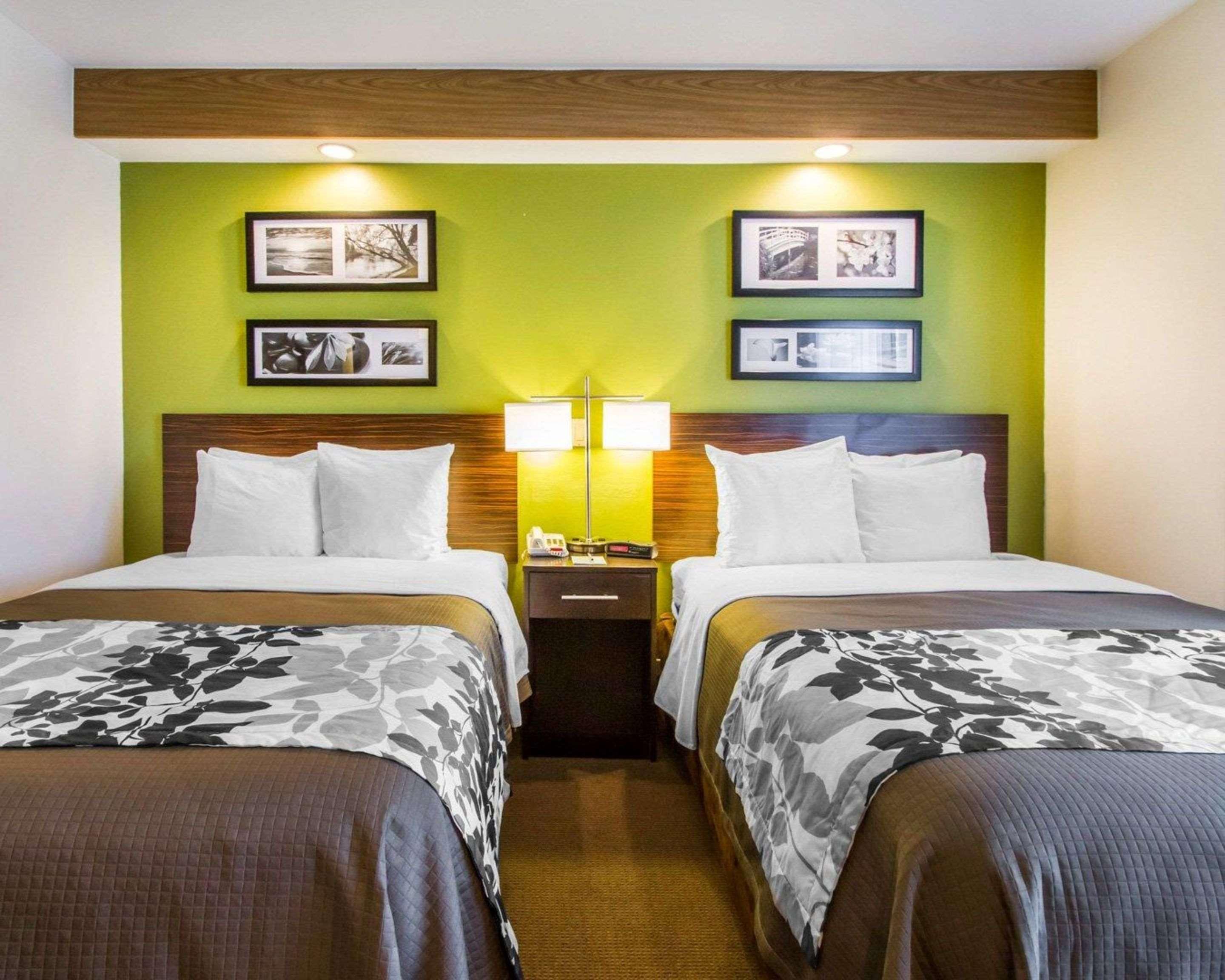 ROOM, 2 DOUBLE BEDS