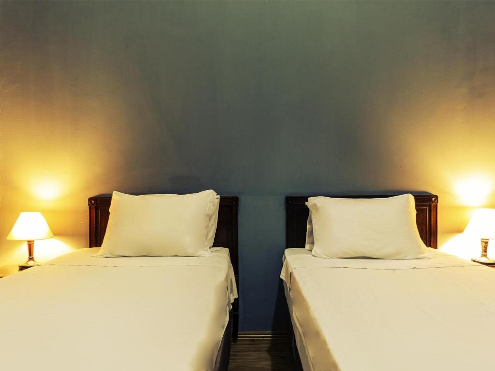 Inner, Standard, Twin Beds