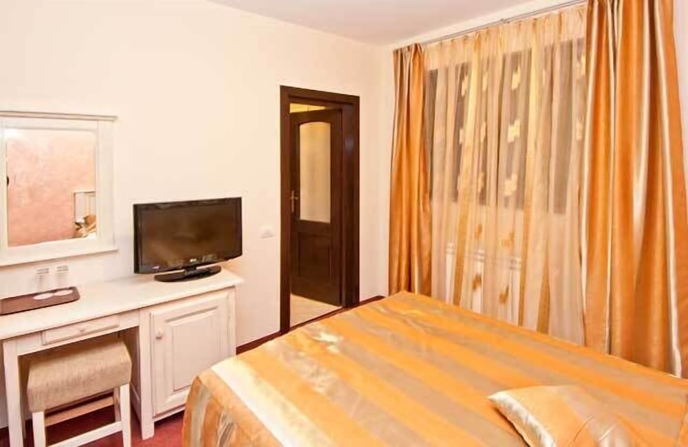 Hotel Bucegi 30/34