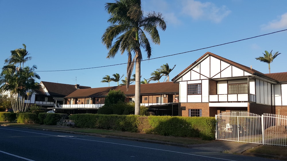 Shakespeare Motel 4/50