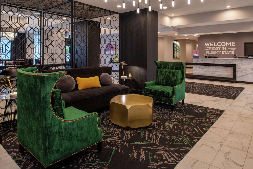 Hampton Inn And Suites Winston Salem Downtown 37/53