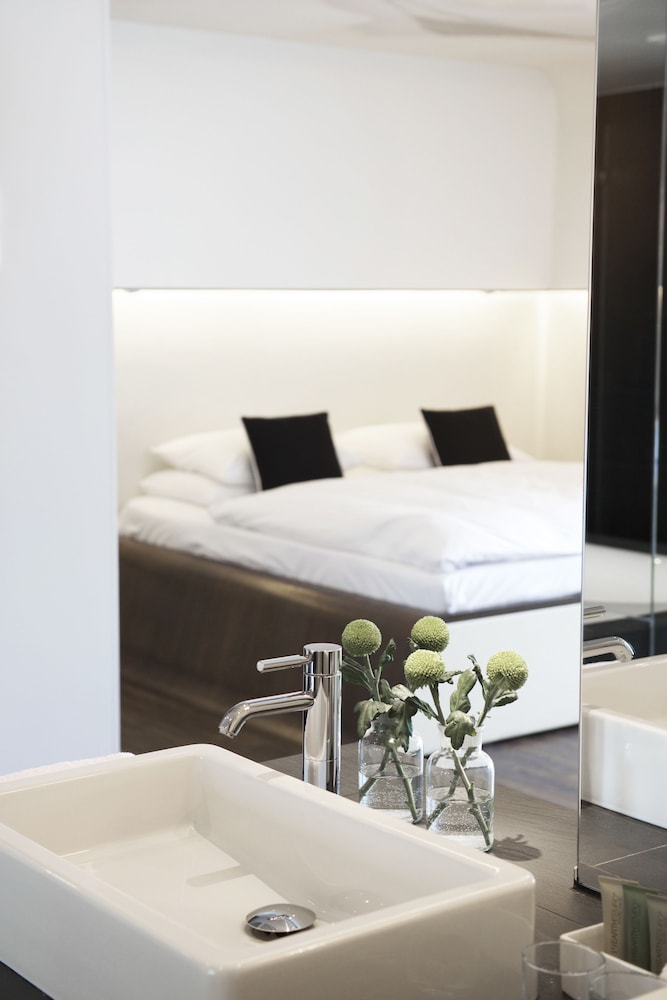 Hotel Q 57/71