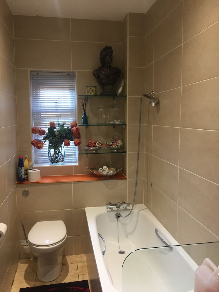 Edgware Bed and Breakfast 29/34