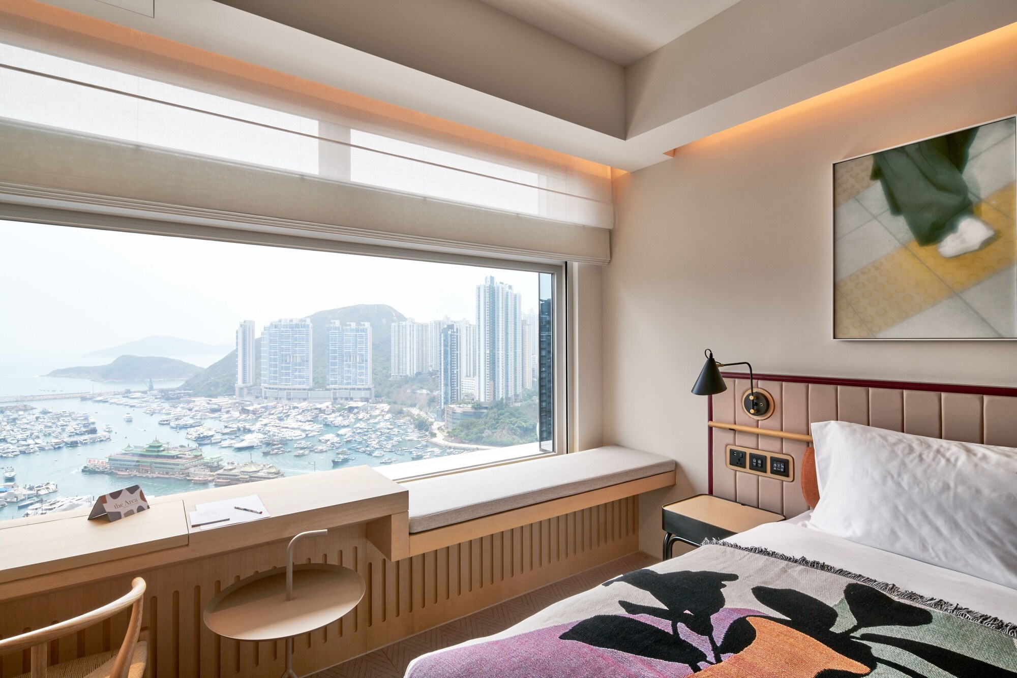 SEA, SIGNATURE, TWIN BEDS