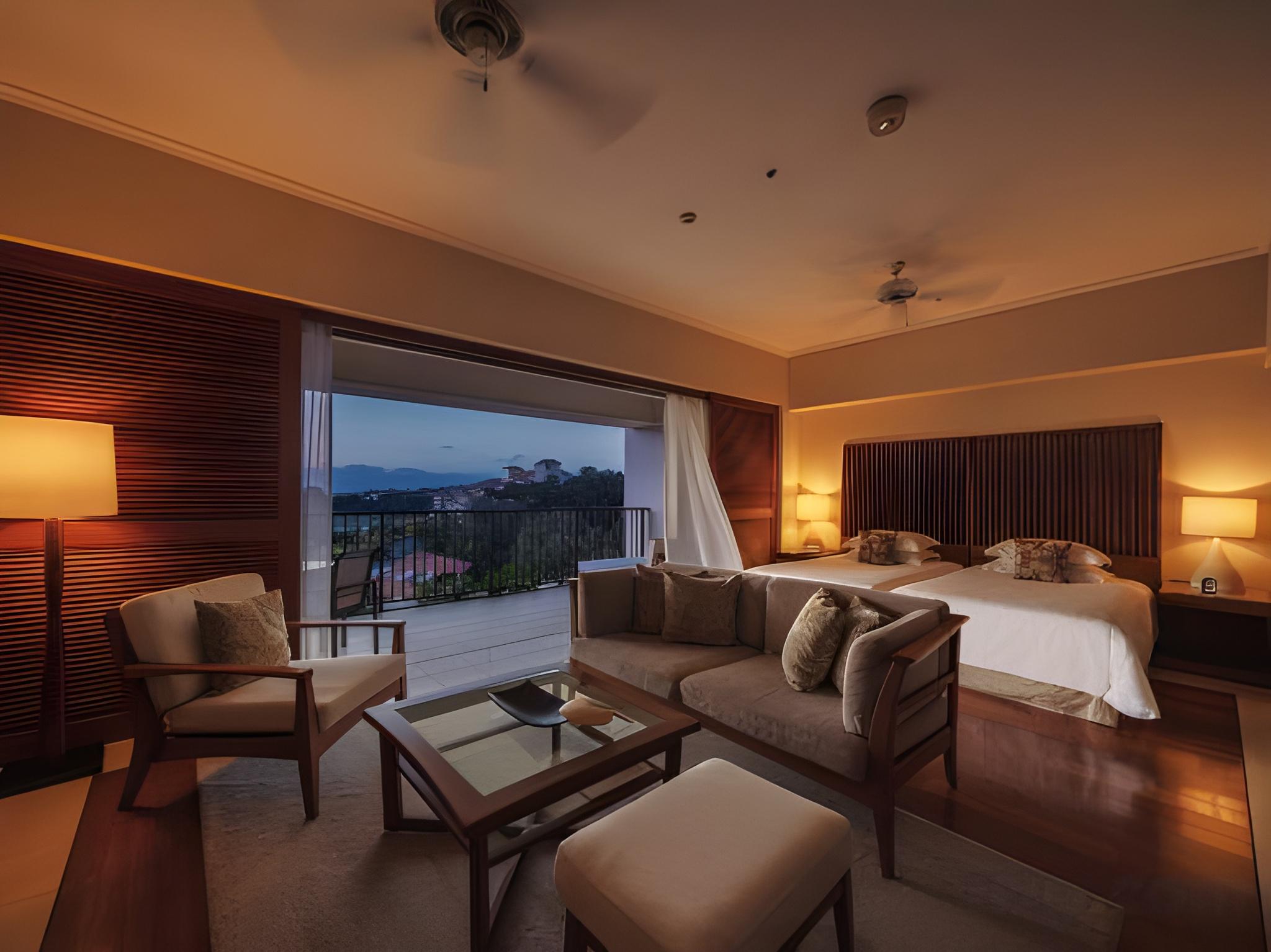 Club, Deluxe, Twin Beds, Sunset View